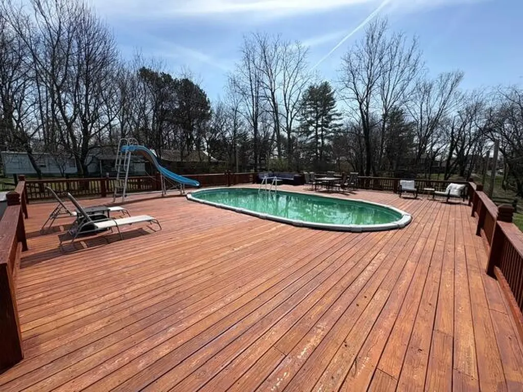 2722 Leestown Road Midway KY 40347