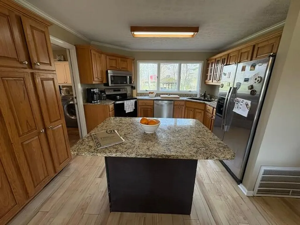 2722 Leestown Road Midway KY 40347