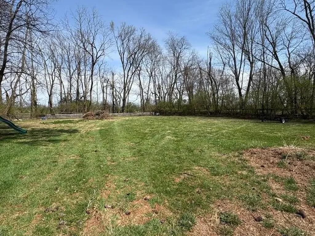 2722 Leestown Road Midway KY 40347