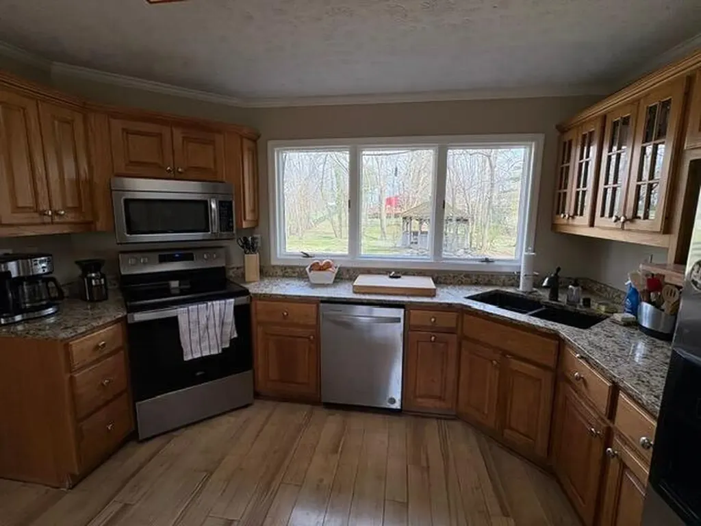 2722 Leestown Road Midway KY 40347