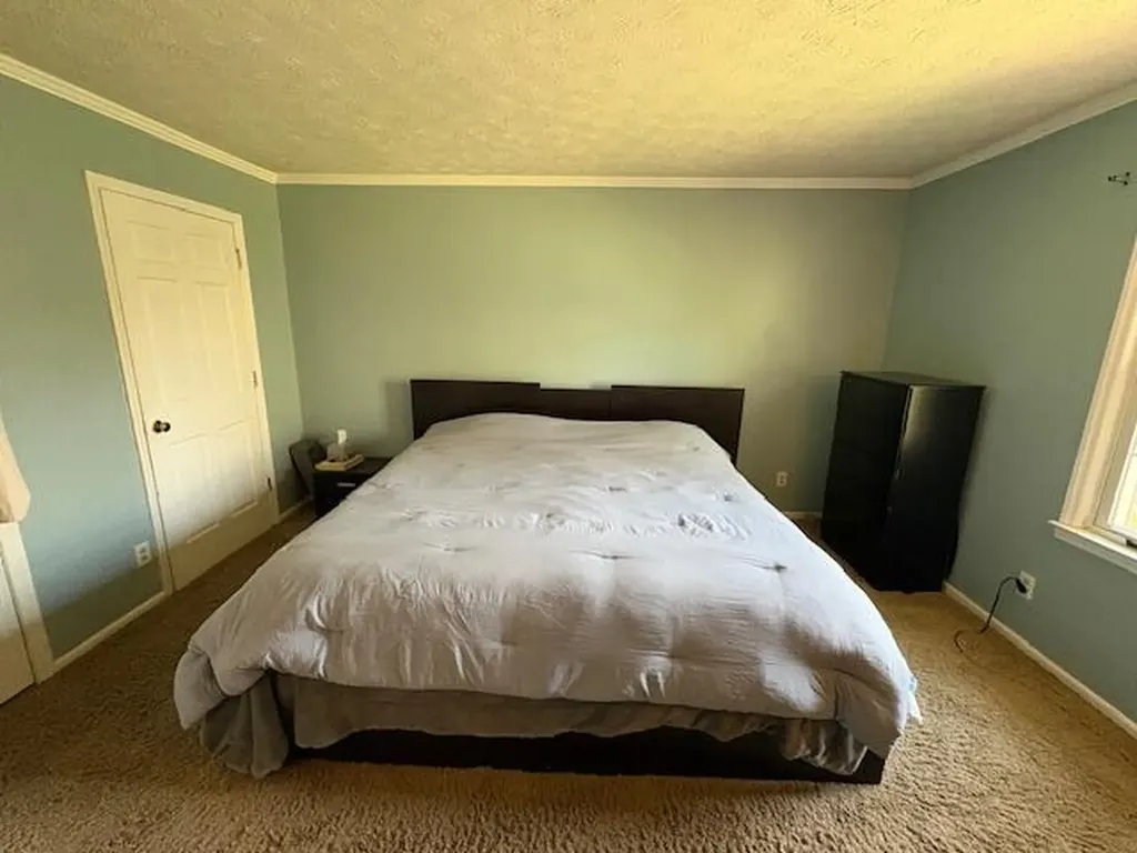 2722 Leestown Road Midway KY 40347