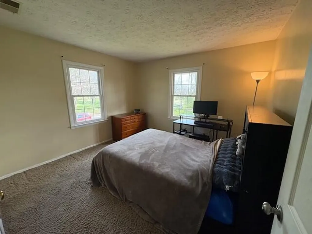 2722 Leestown Road Midway KY 40347