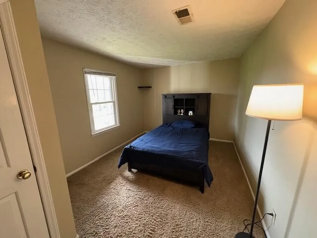 2722 Leestown Road Midway KY 40347