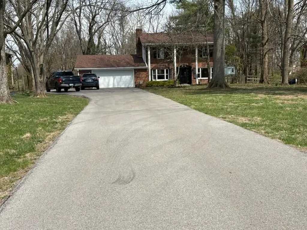 2722 Leestown Road Midway KY 40347