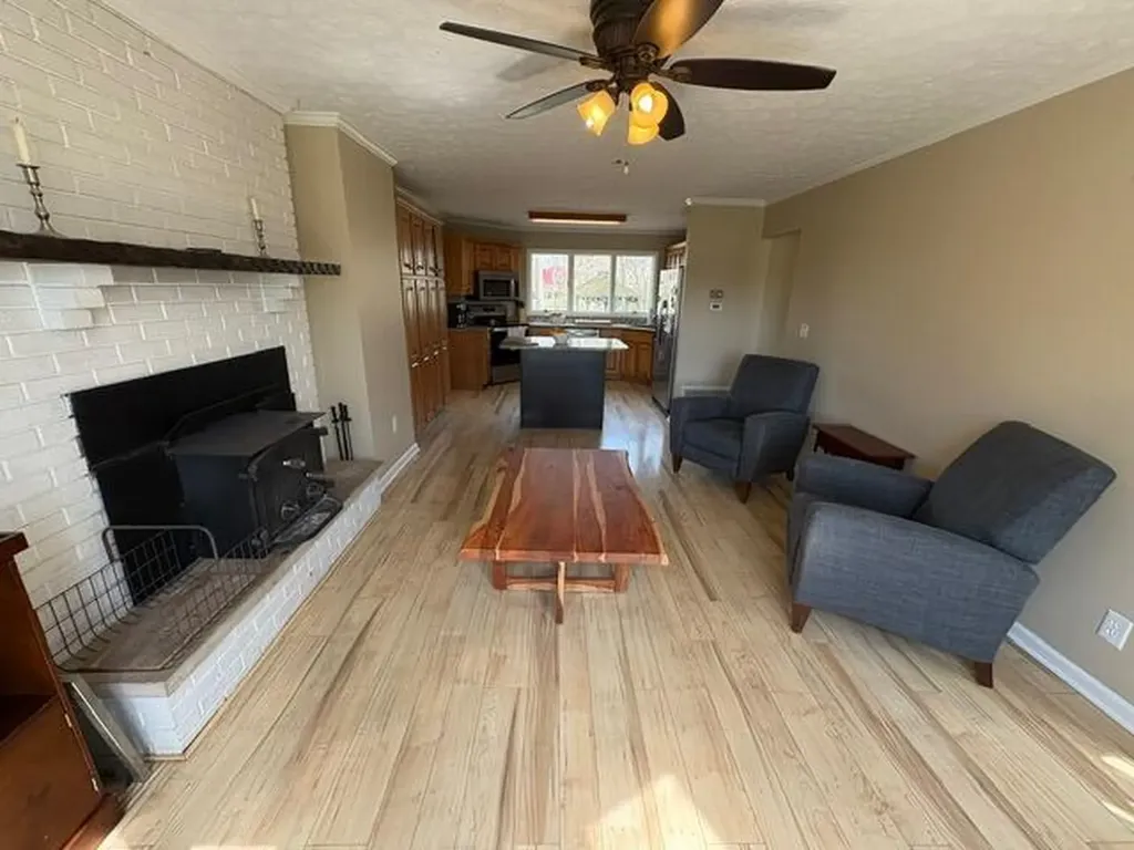 2722 Leestown Road Midway KY 40347