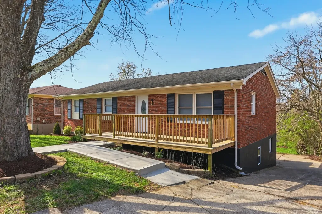 3573 Bold Bidder Drive Lexington KY 40517