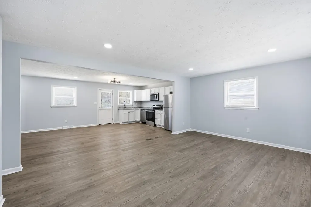 3573 Bold Bidder Drive Lexington KY 40517