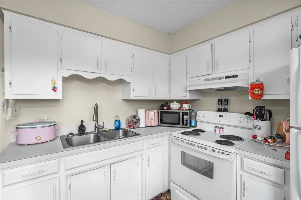 1618 Fox Creek Road Lawrenceburg KY 40342
