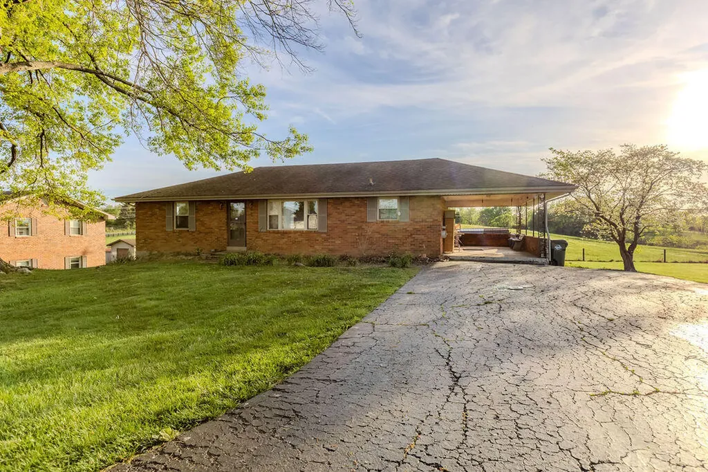 141 Green Acres Road Mt Sterling KY 40353
