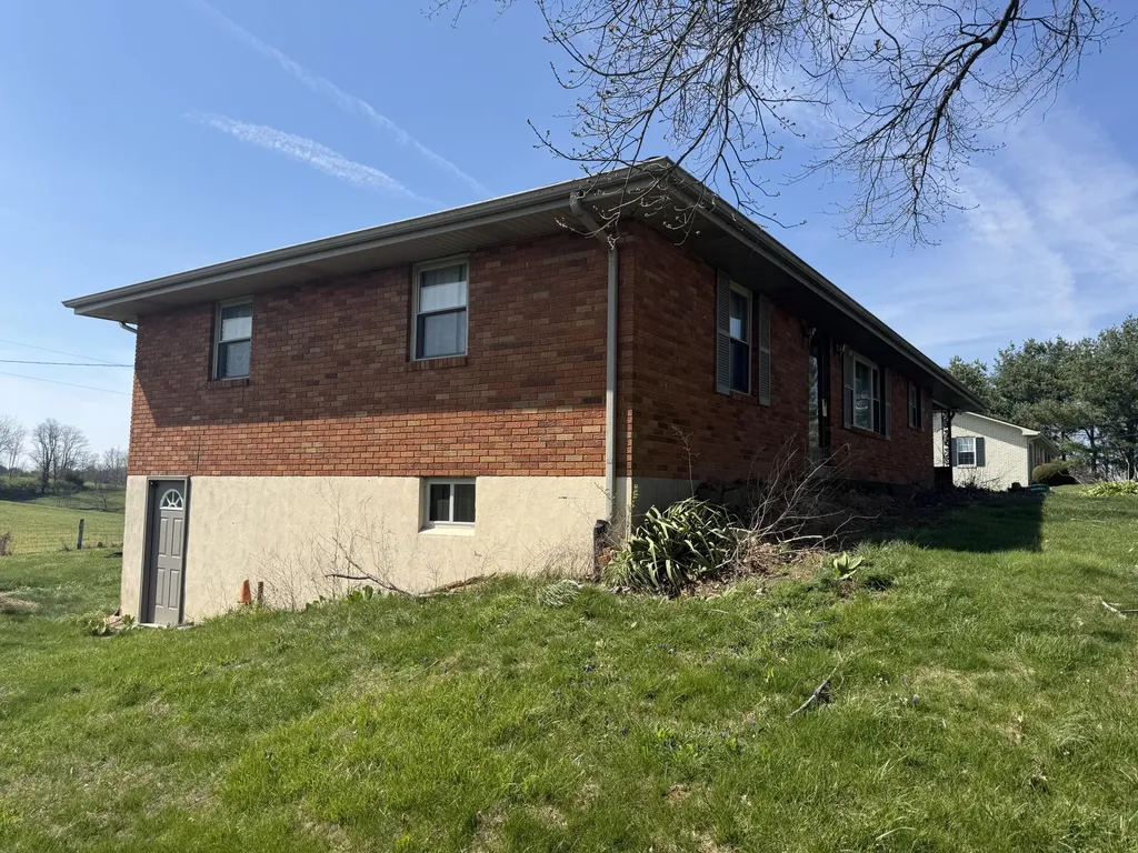 141 Green Acres Road Mt Sterling KY 40353