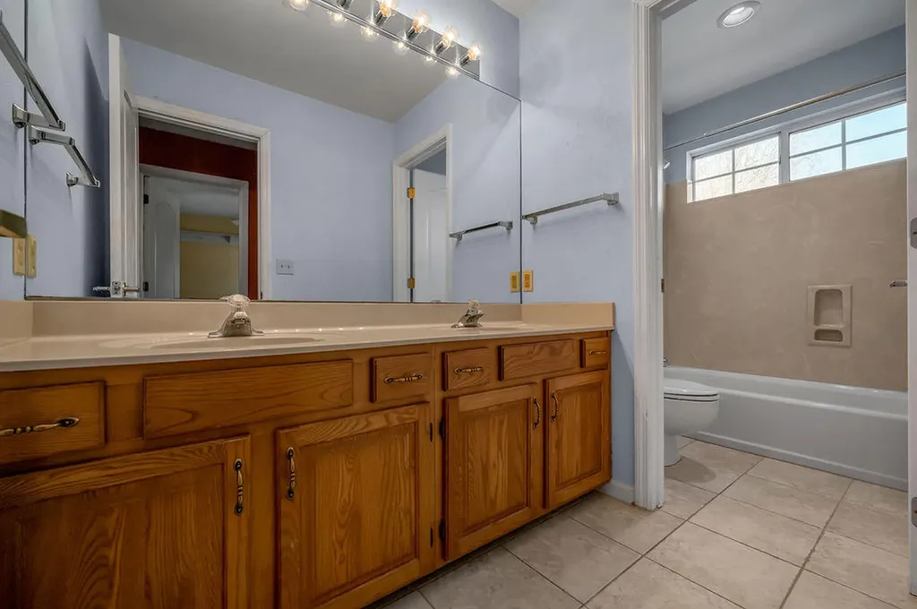 905 Quarter Horse Court Lexington KY 40503
