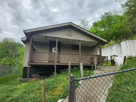 30 Moonlight Hill Hazard KY 41701