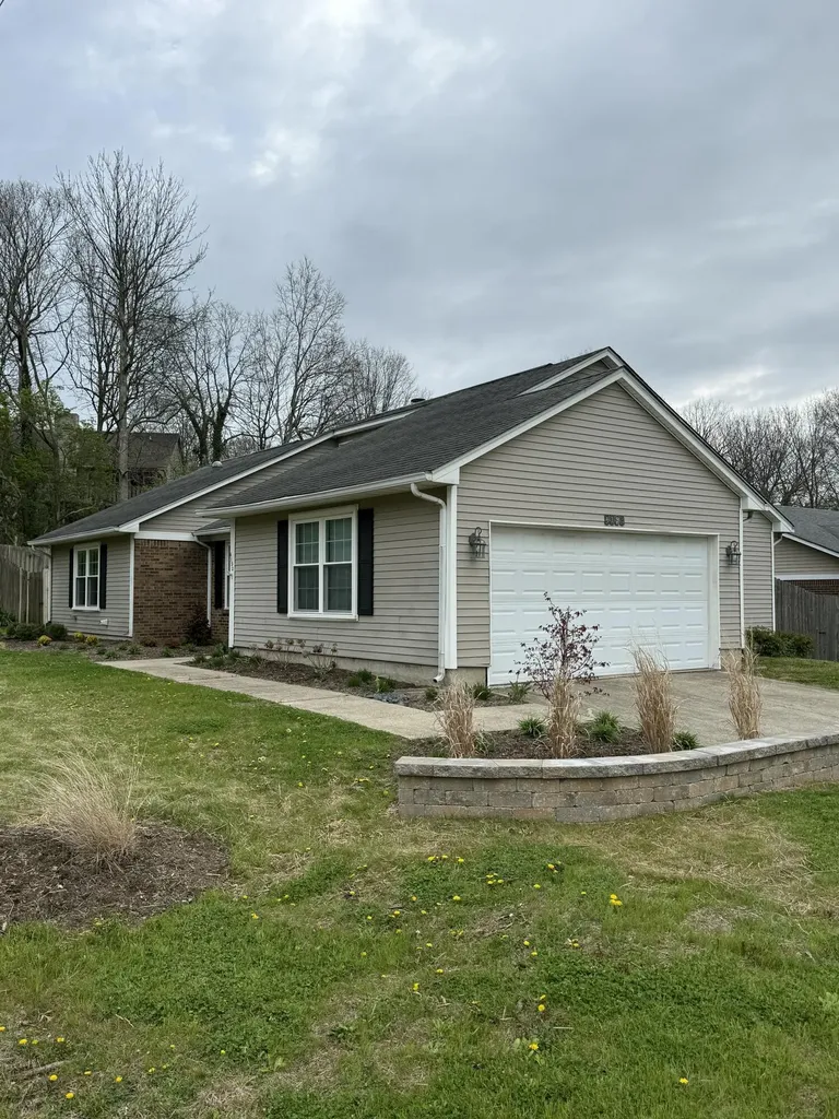 4193 Weber Way Lexington KY 40514