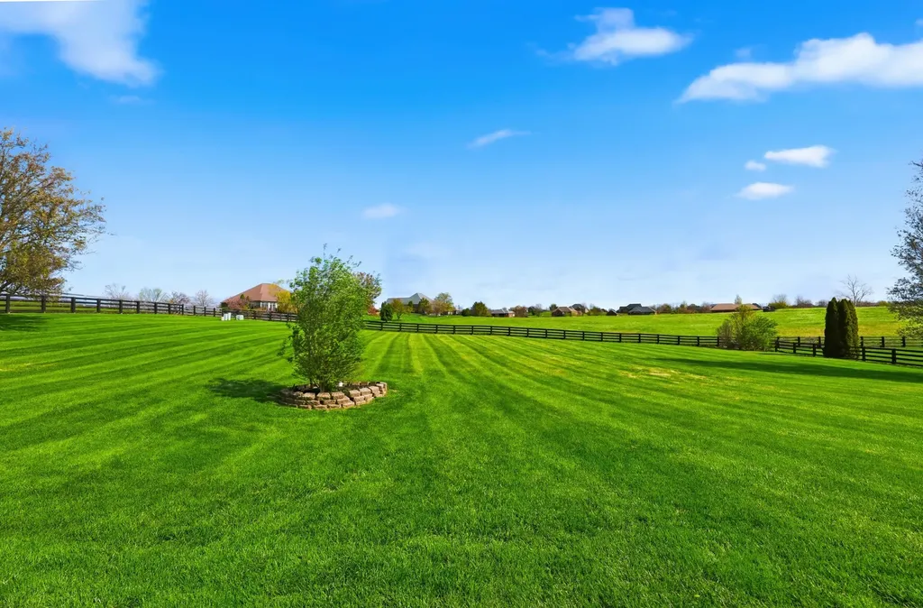 2003 Indigo Drive Richmond KY 40475