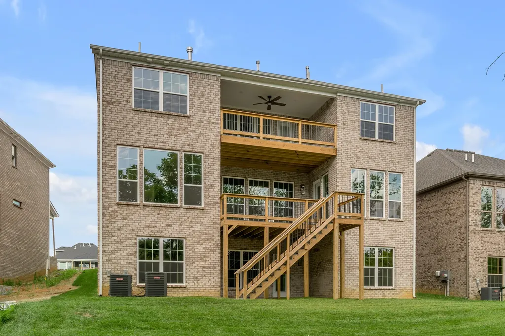 753 Shady Cove Lexington KY 40515