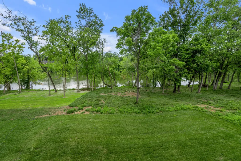 753 Shady Cove Lexington KY 40515