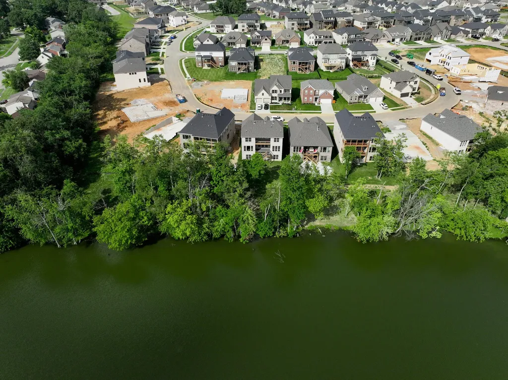 753 Shady Cove Lexington KY 40515