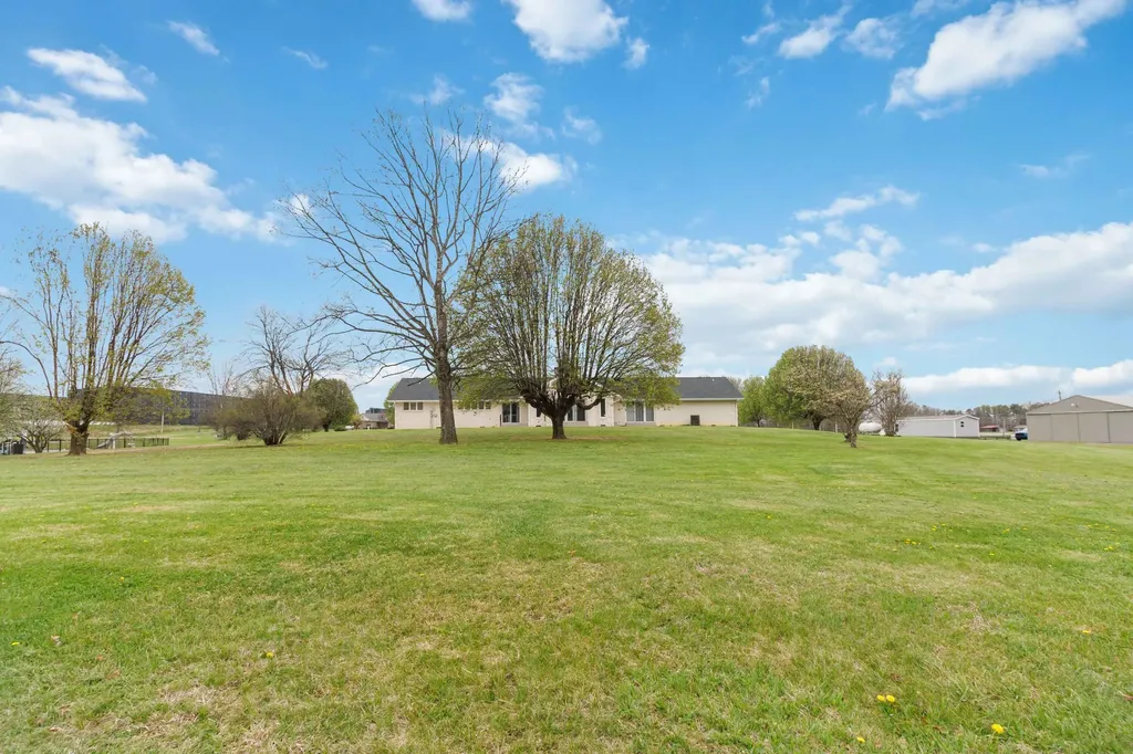 2056 W Laurel Road London KY 40741