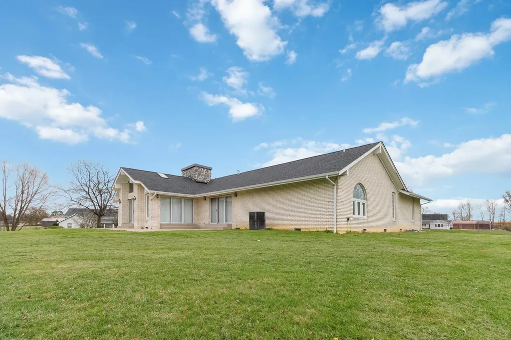 2056 W Laurel Road London KY 40741