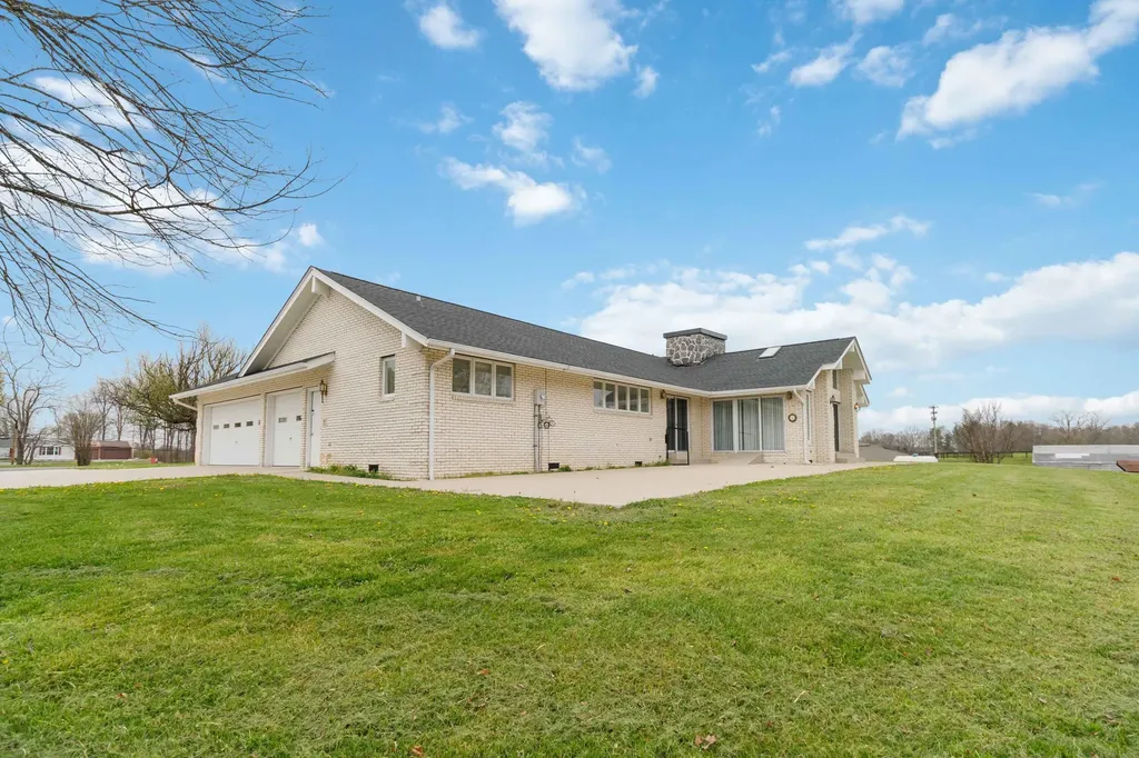 2056 W Laurel Road London KY 40741