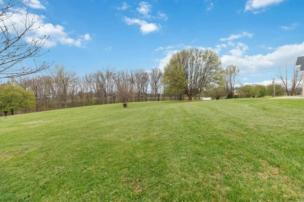 2056 W Laurel Road London KY 40741