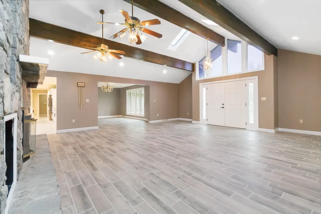 2056 W Laurel Road London KY 40741