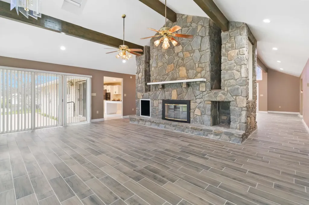 2056 W Laurel Road London KY 40741