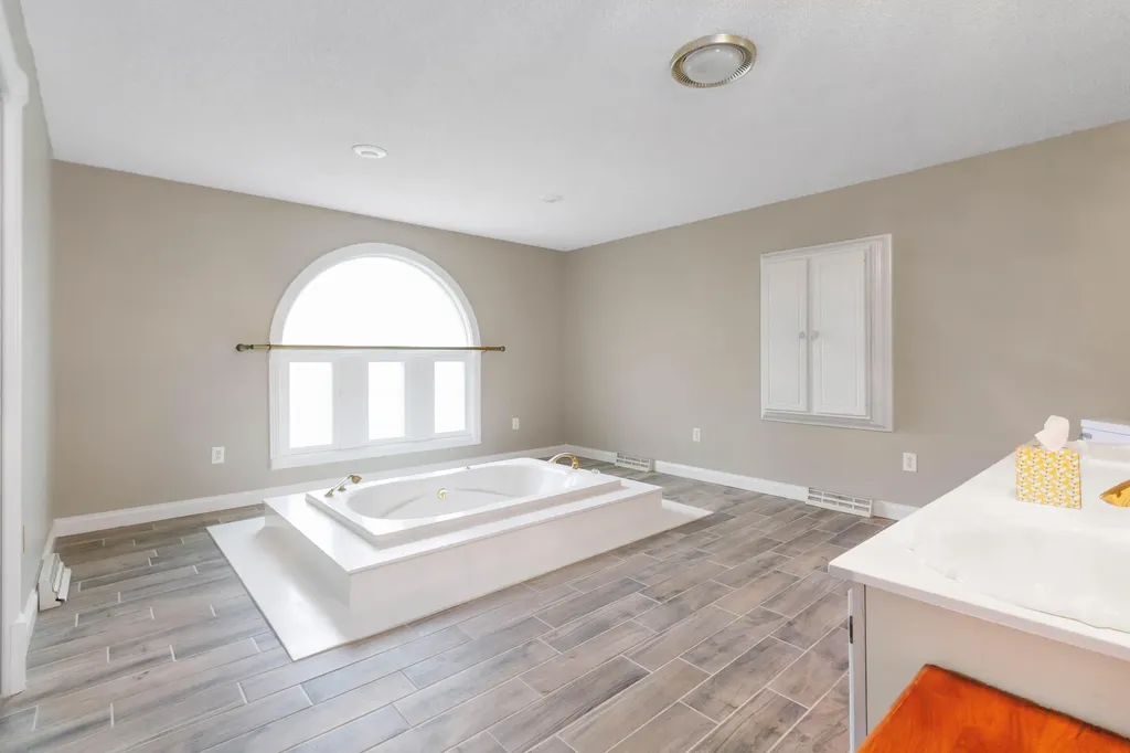 2056 W Laurel Road London KY 40741