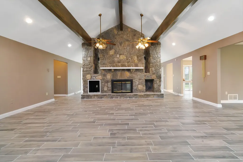 2056 W Laurel Road London KY 40741