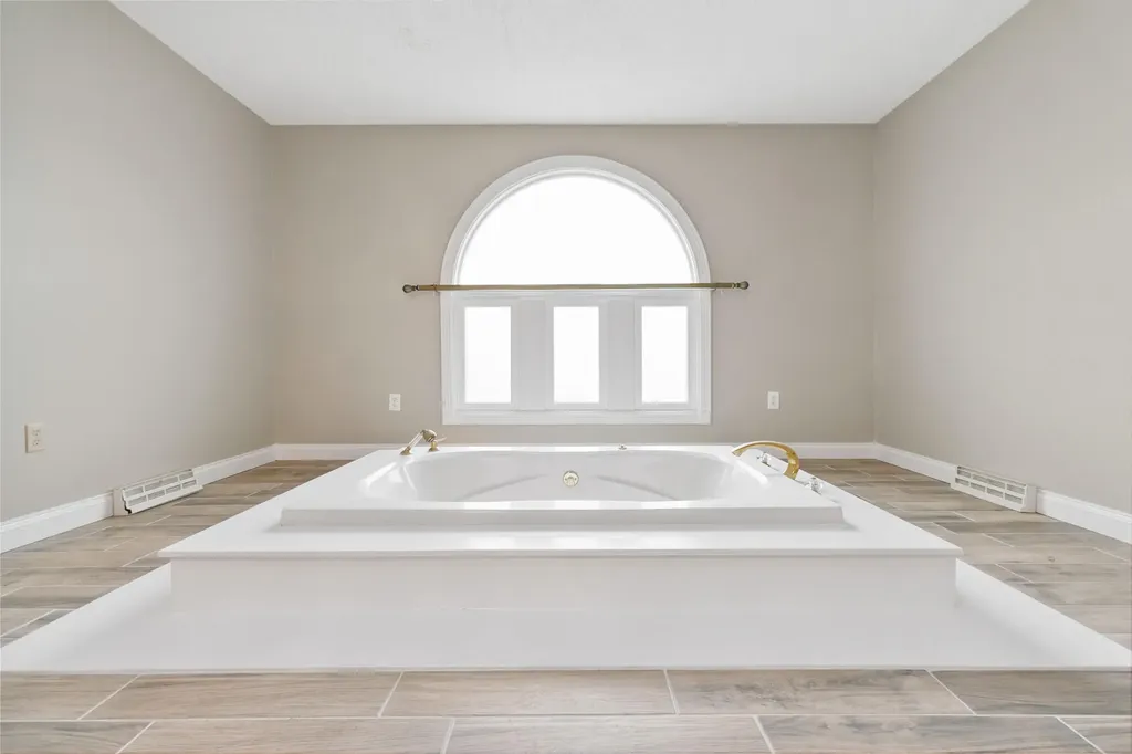 2056 W Laurel Road London KY 40741