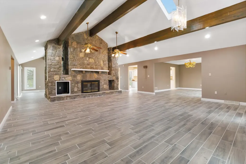2056 W Laurel Road London KY 40741