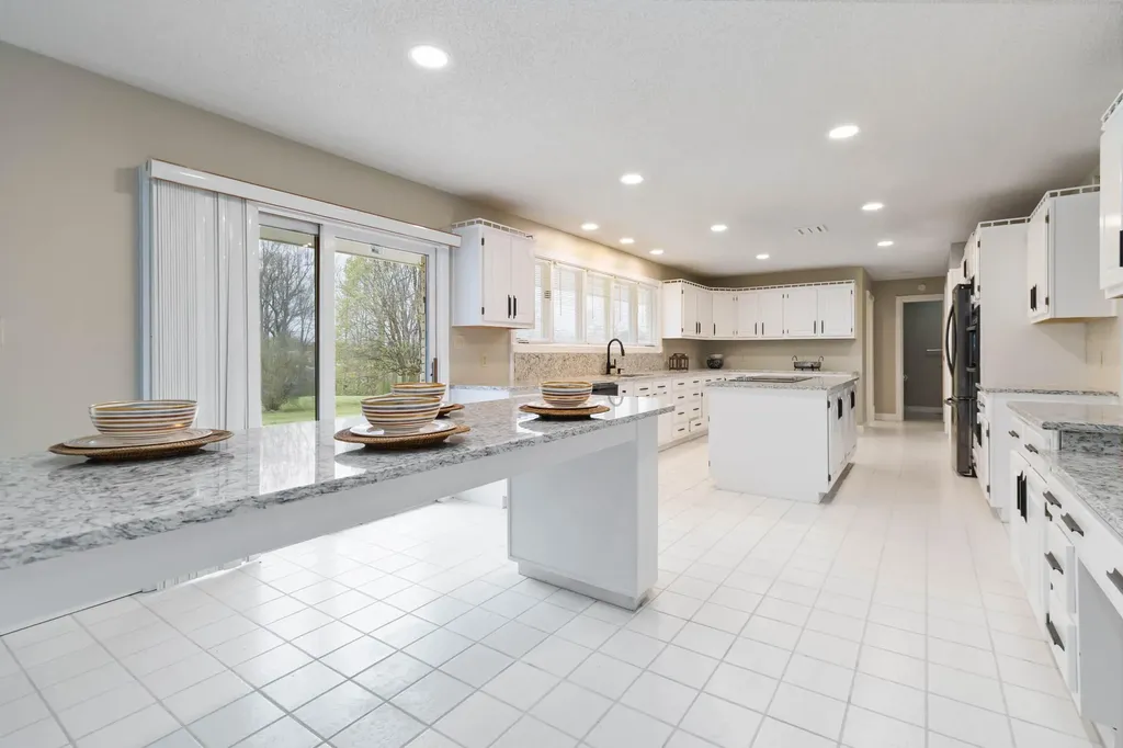 2056 W Laurel Road London KY 40741