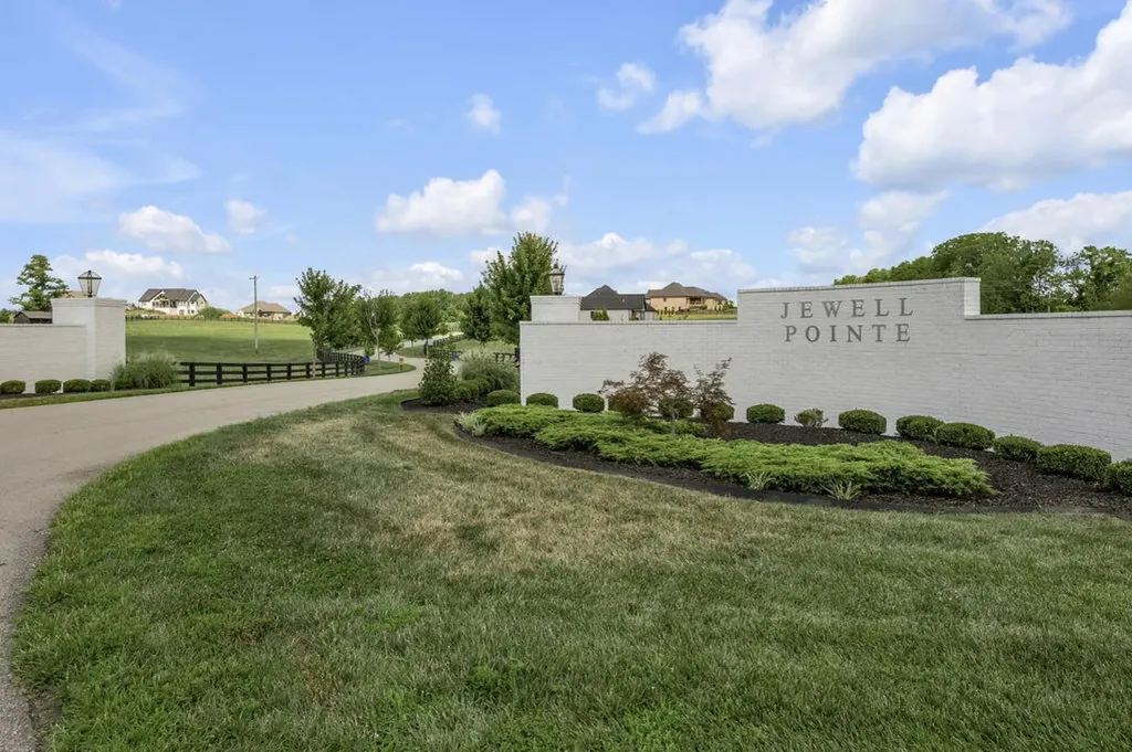 18 Grandview Trail Wilmore KY 40390