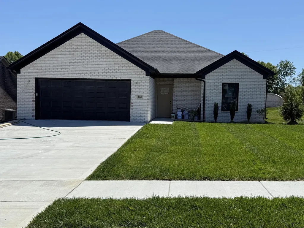 300 Cinchpost Circle London KY 40744