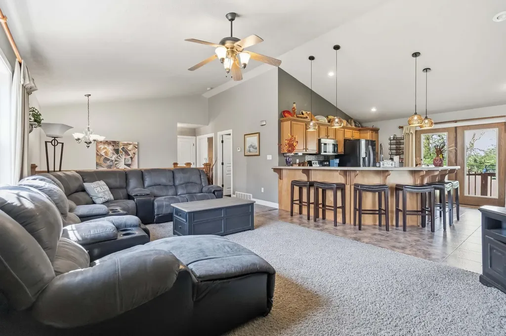 290 Twin Rivers Circle Bronston KY 42518