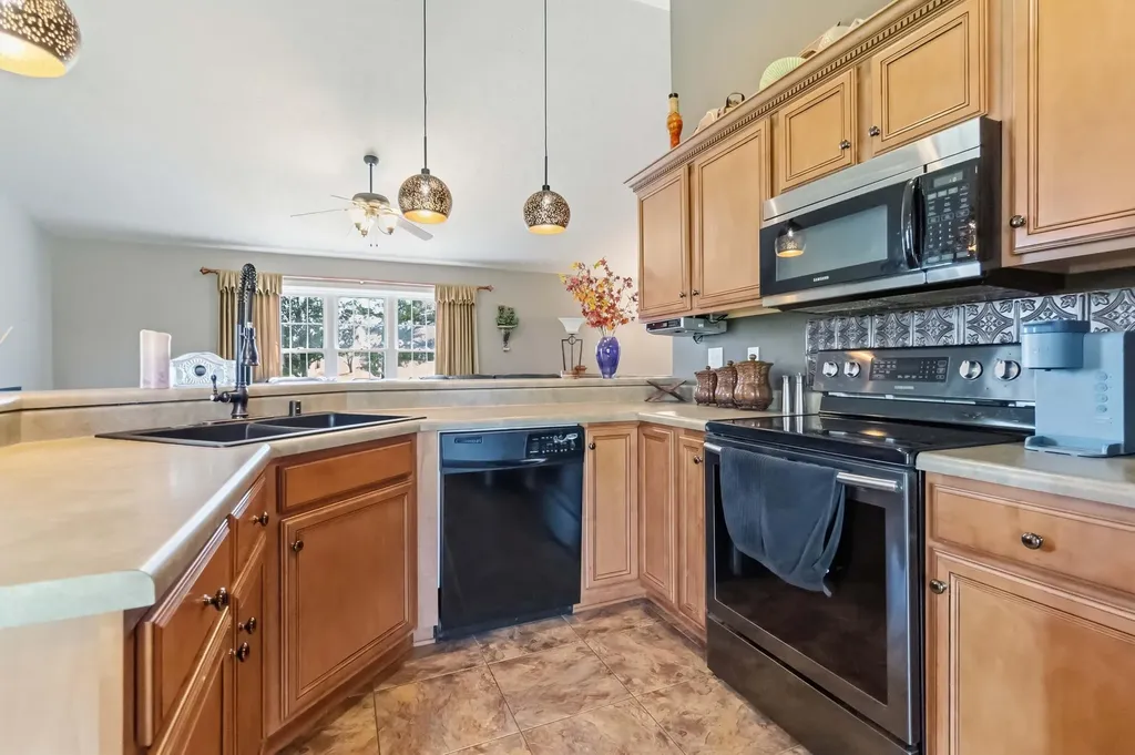 290 Twin Rivers Circle Bronston KY 42518