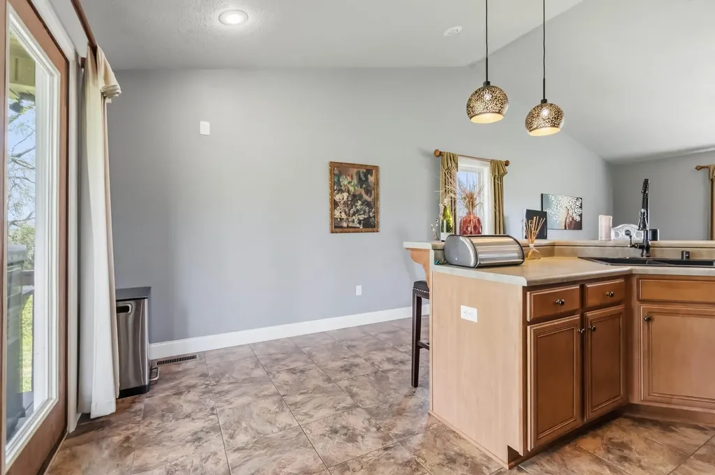 290 Twin Rivers Circle Bronston KY 42518