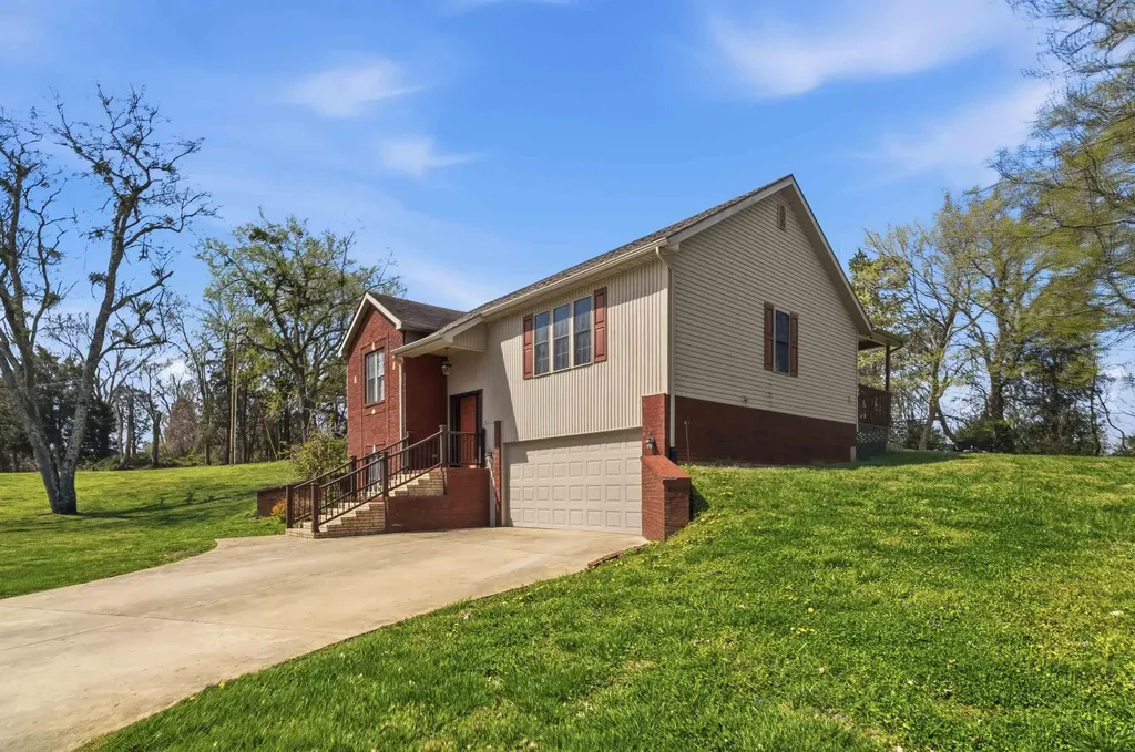 290 Twin Rivers Circle Bronston KY 42518