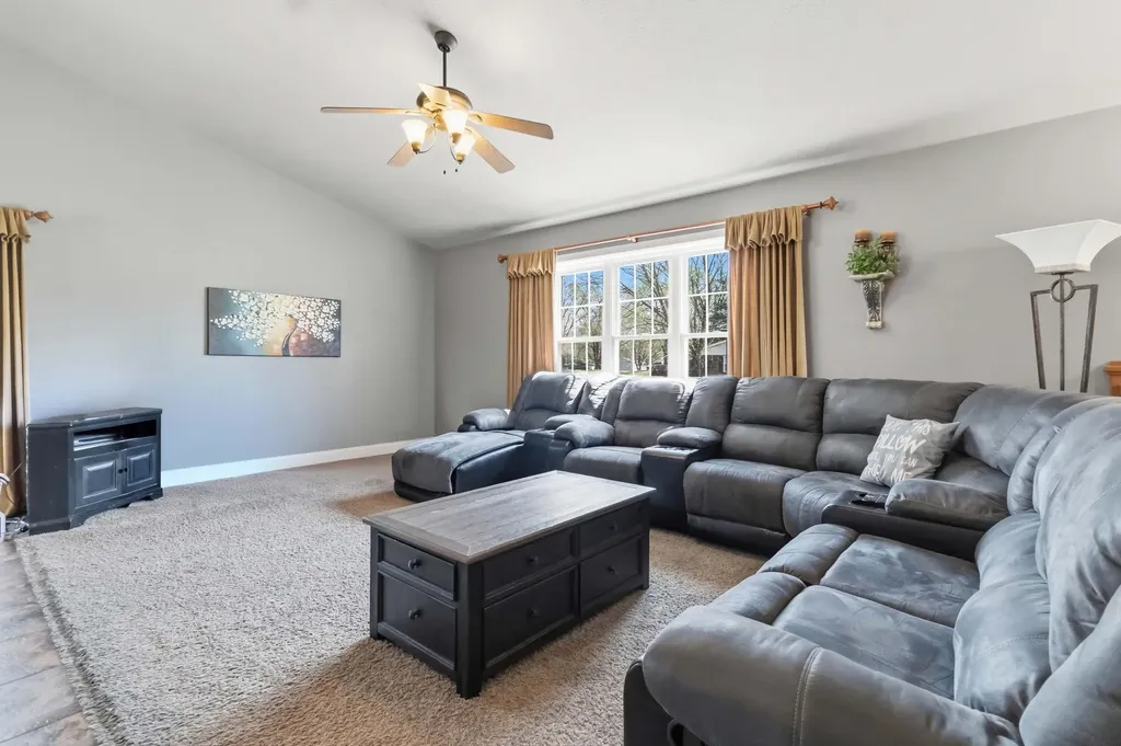 290 Twin Rivers Circle Bronston KY 42518