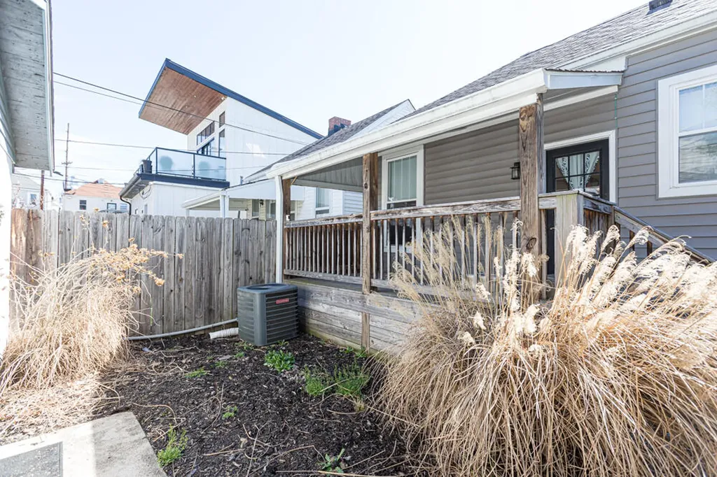 1937 Bonnycastle Avenue Louisville KY 40205