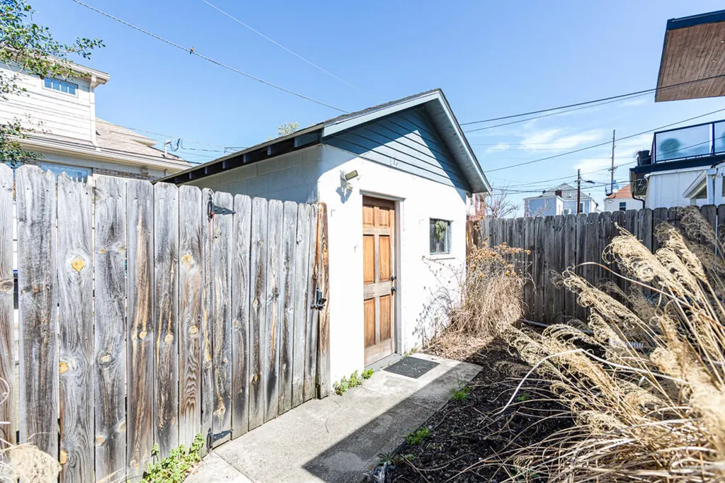 1937 Bonnycastle Avenue Louisville KY 40205