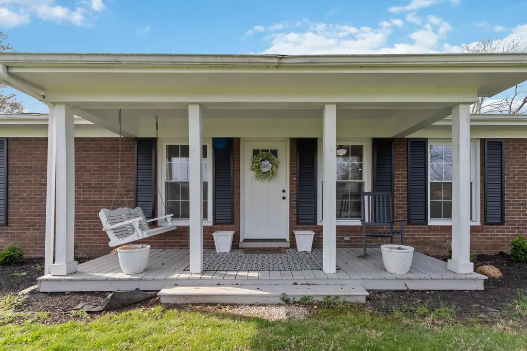 102 Sherwood Drive Stanford KY 40484