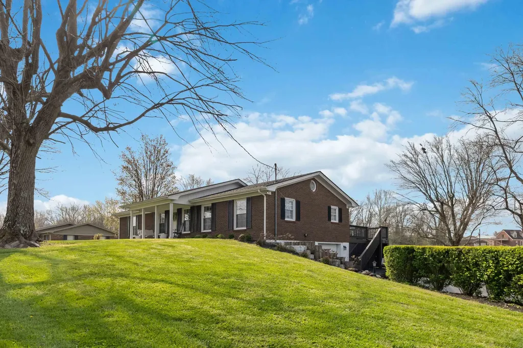102 Sherwood Drive Stanford KY 40484