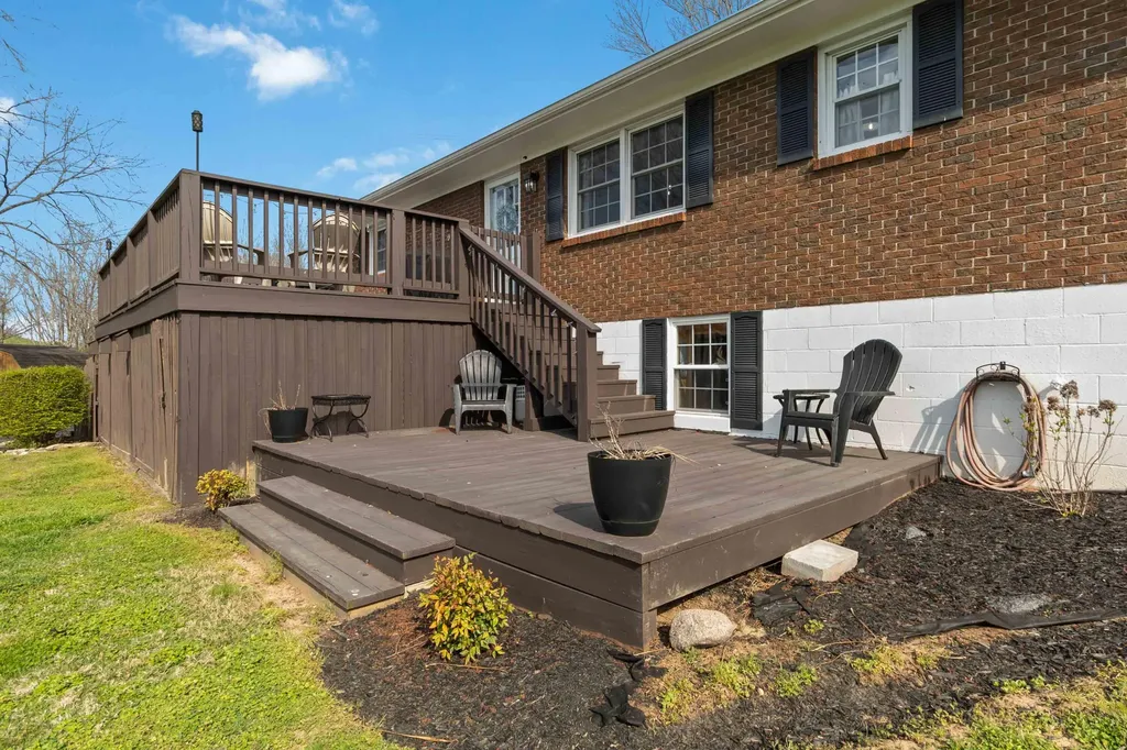 102 Sherwood Drive Stanford KY 40484