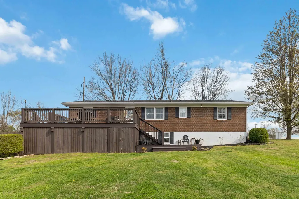 102 Sherwood Drive Stanford KY 40484