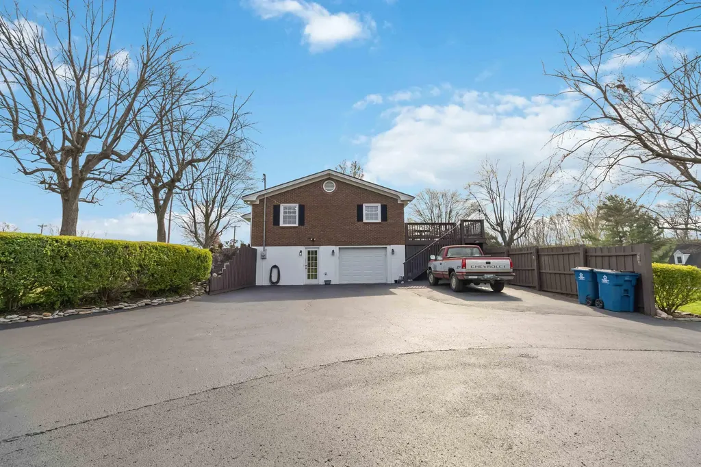 102 Sherwood Drive Stanford KY 40484