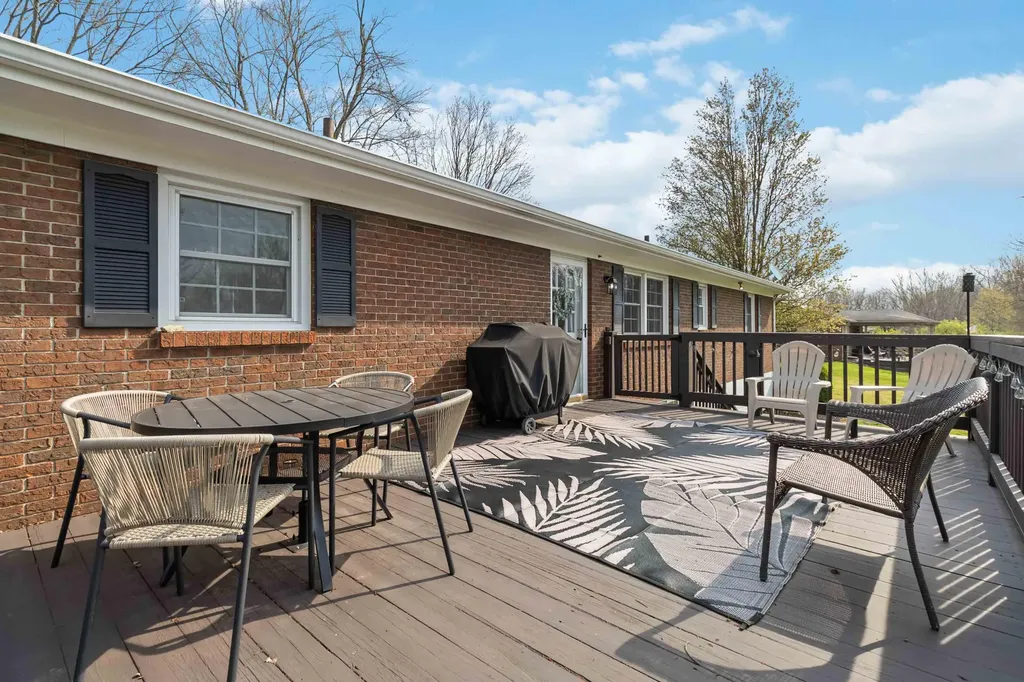 102 Sherwood Drive Stanford KY 40484