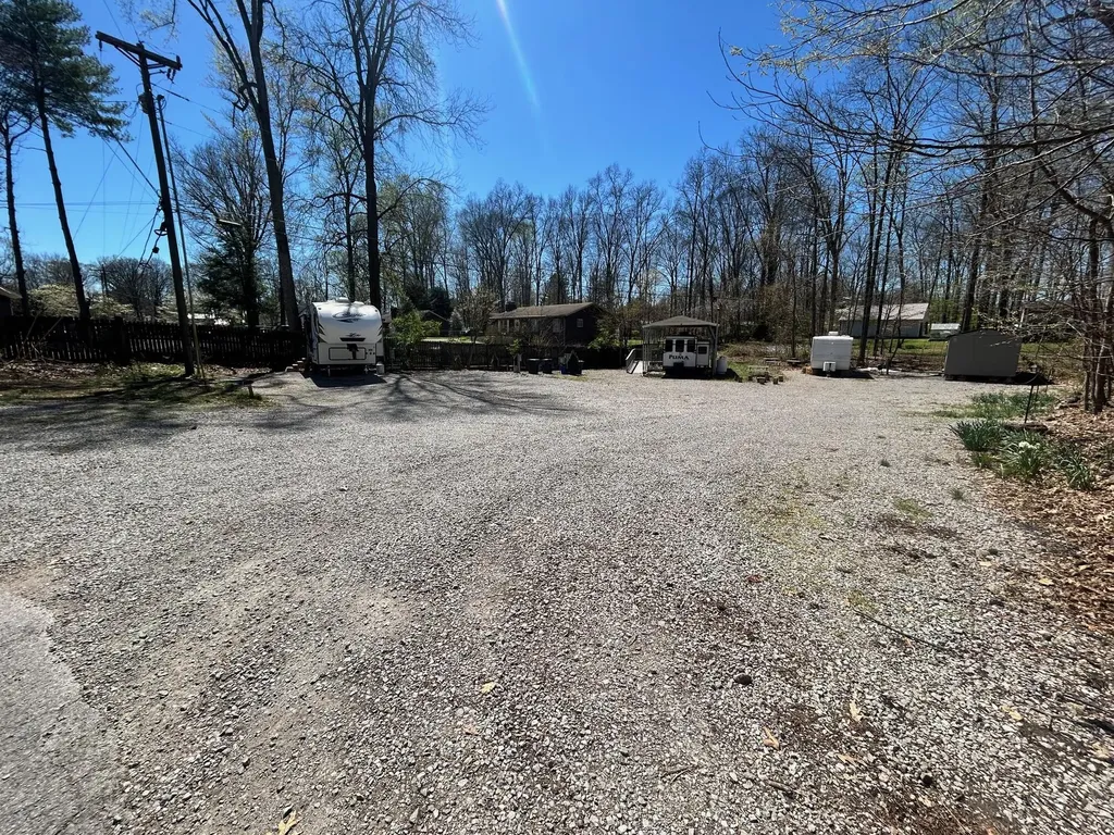 85 Hardwick Lane Bronston KY 42518