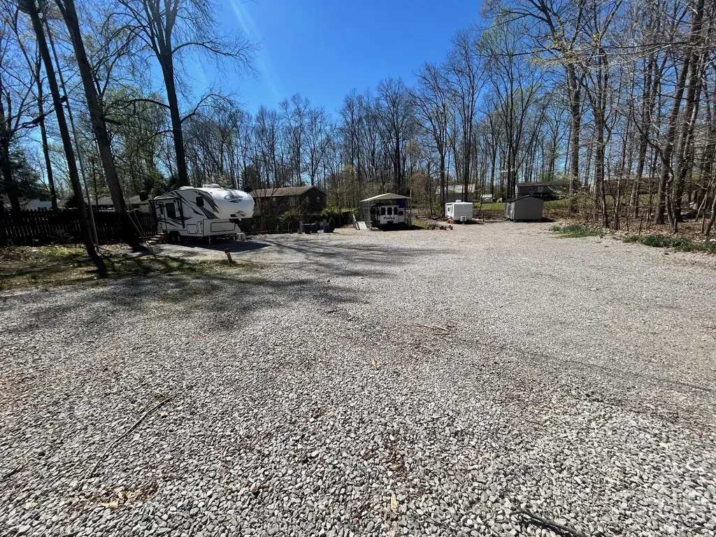 85 Hardwick Lane Bronston KY 42518