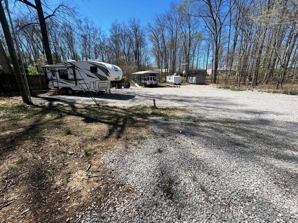 85 Hardwick Lane Bronston KY 42518